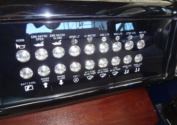 Cruisers Yachts 38 GLS I/O image