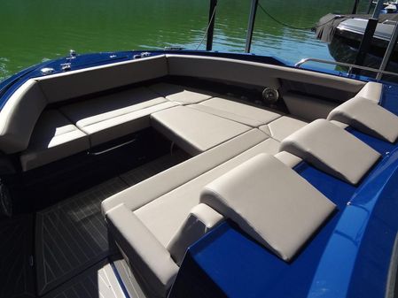 Cruisers Yachts 38 GLS I/O image