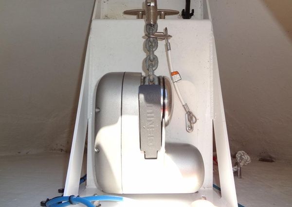 Cruisers Yachts 38 GLS I/O image