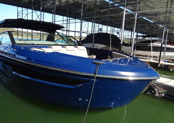 Cruisers Yachts 38 GLS I/O image