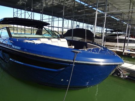 Cruisers Yachts 38 GLS I/O image