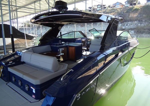 Cruisers Yachts 38 GLS I/O image