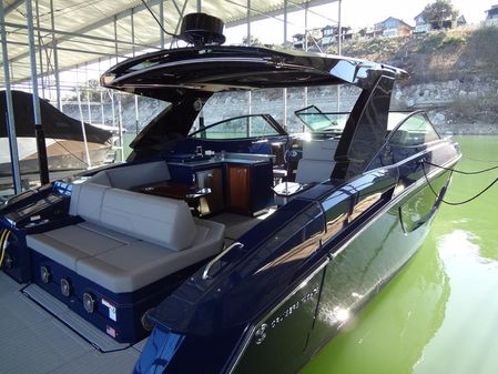 Cruisers Yachts 38 GLS I/O image