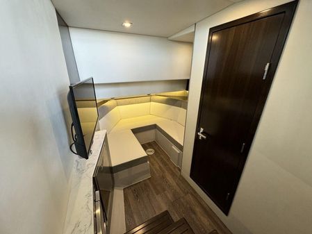 Cruisers Yachts 38 GLS I/O image