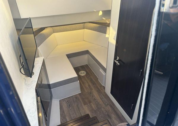 Cruisers Yachts 38 GLS I/O image