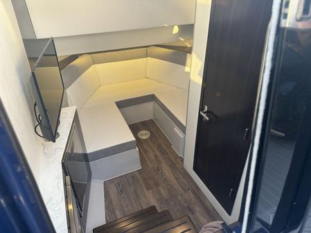 Cruisers Yachts 38 GLS I/O image