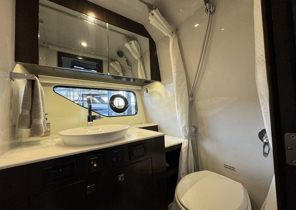 Cruisers Yachts 38 GLS I/O image