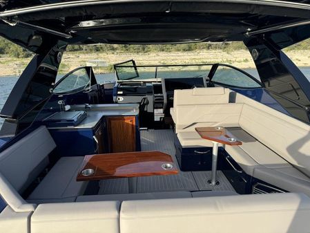 Cruisers Yachts 38 GLS I/O image