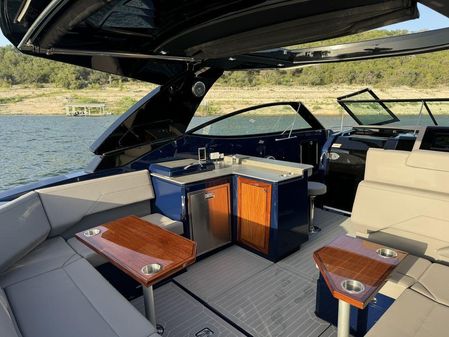 Cruisers Yachts 38 GLS I/O image
