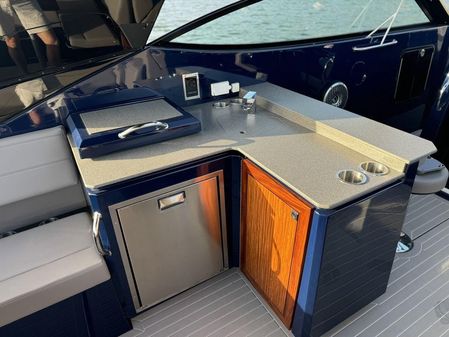 Cruisers Yachts 38 GLS I/O image