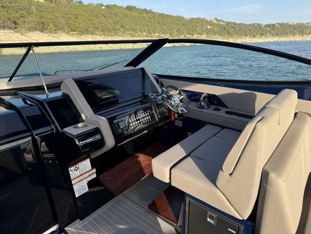 Cruisers Yachts 38 GLS I/O image