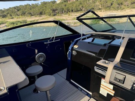 Cruisers Yachts 38 GLS I/O image