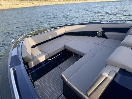 Cruisers Yachts 38 GLS I/O image