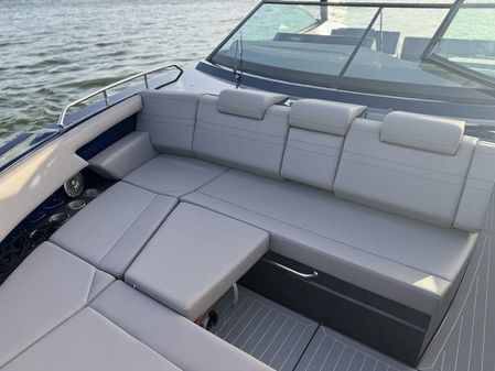 Cruisers Yachts 38 GLS I/O image