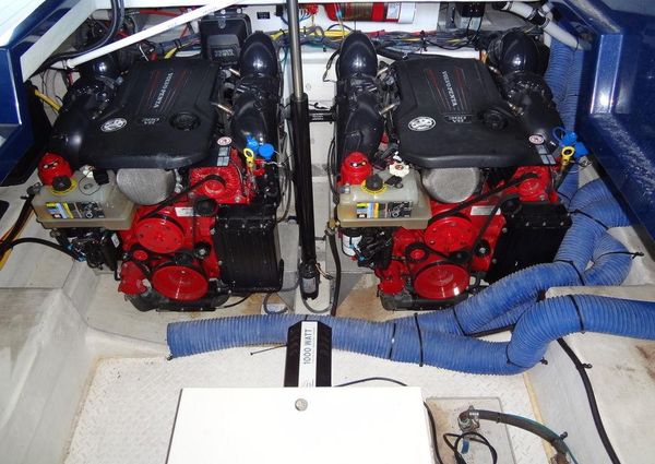 Cruisers Yachts 38 GLS I/O image