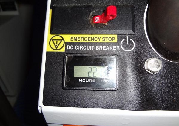 Cruisers Yachts 38 GLS I/O image