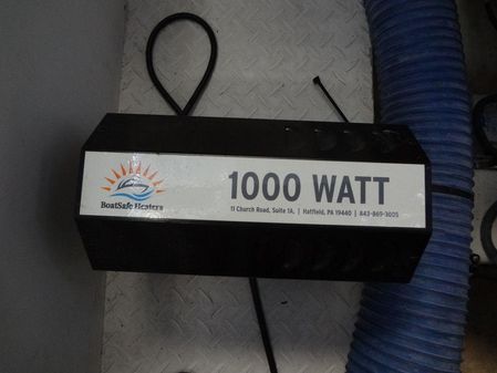 Cruisers Yachts 38 GLS I/O image