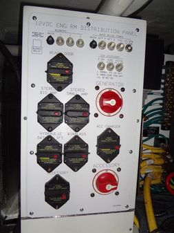 Cruisers Yachts 38 GLS I/O image