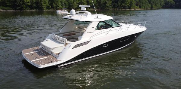 Sea Ray 450 Sundancer image