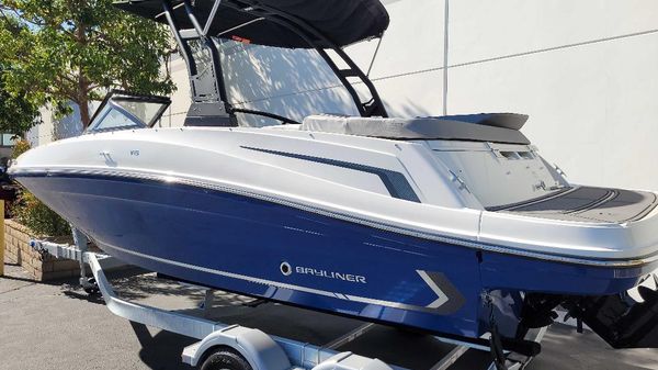 Bayliner VR5 Bowrider I/O