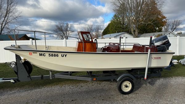 Boston Whaler NAUSET 17 