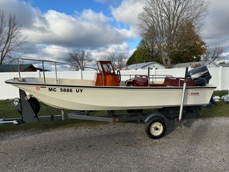 Boston-whaler NAUSET-17 image