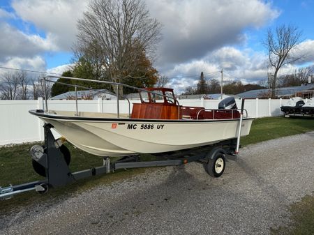 Boston-whaler NAUSET-17 image