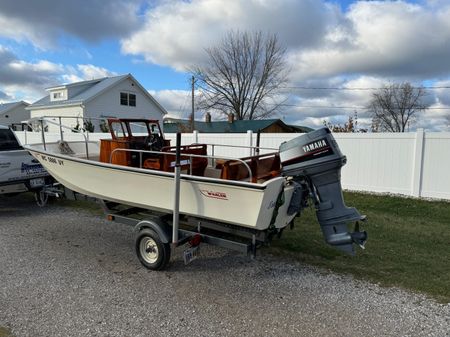 Boston-whaler NAUSET-17 image