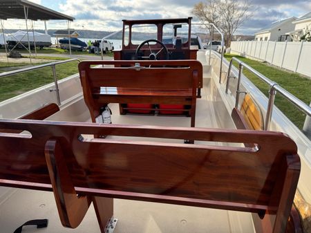 Boston-whaler NAUSET-17 image