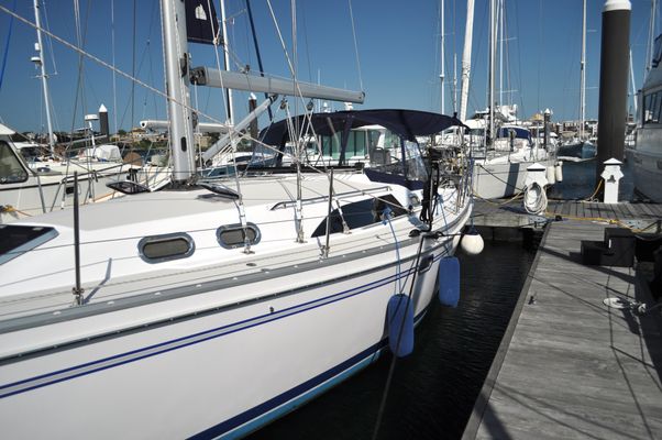 Catalina 385 - main image