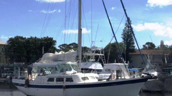 Wellington 44 Center Cockpit