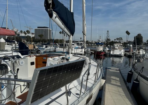 Beneteau 350 image