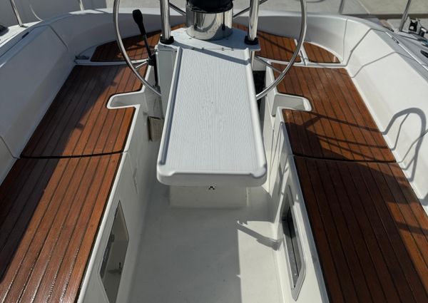 Beneteau 350 image