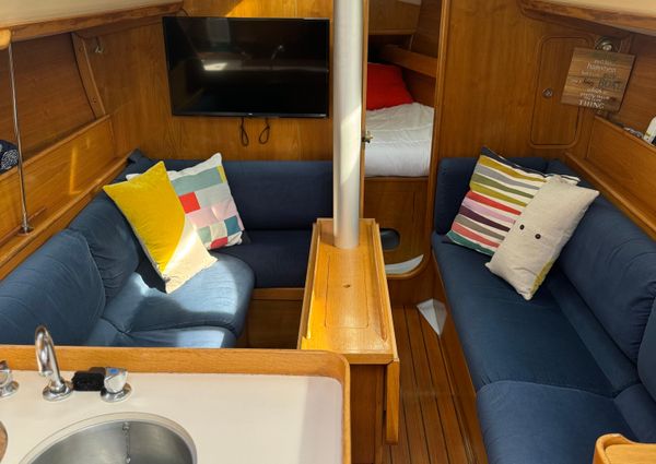 Beneteau 350 image