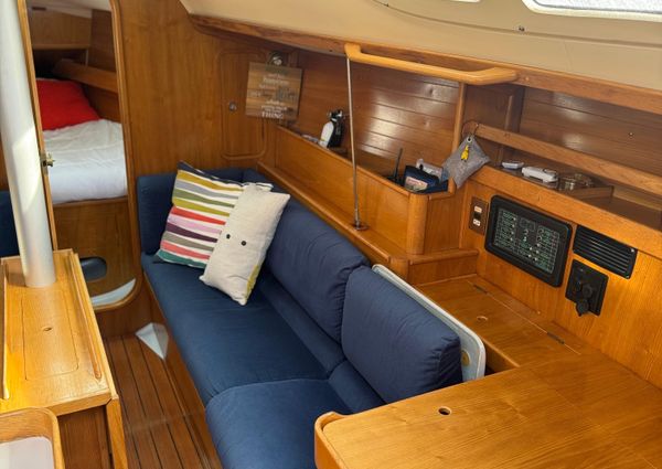 Beneteau 350 image