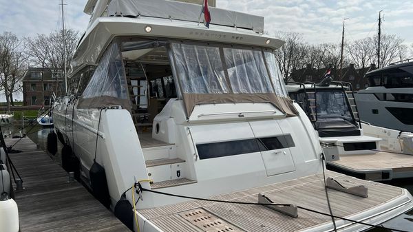Prestige 680 FLY BRIDGE