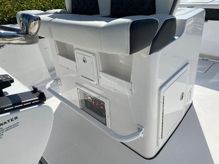 Tidewater 280-CC-ADVENTURE-CUSTOM image