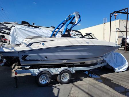 Bayliner VR5 Bowrider I/O image