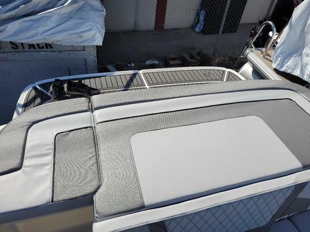 Bayliner VR5 Bowrider I/O image