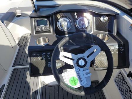 Bayliner VR5 Bowrider I/O image
