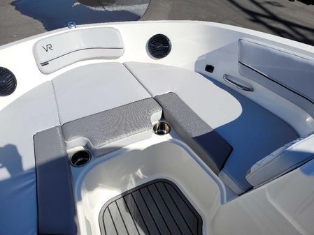 Bayliner VR5 Bowrider I/O image
