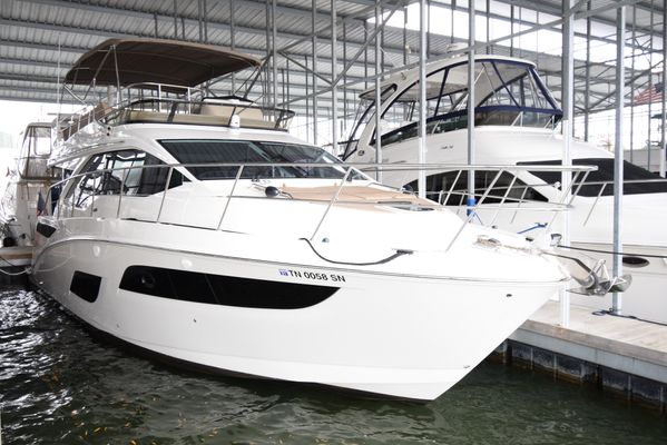Sea Ray 460 Fly - main image