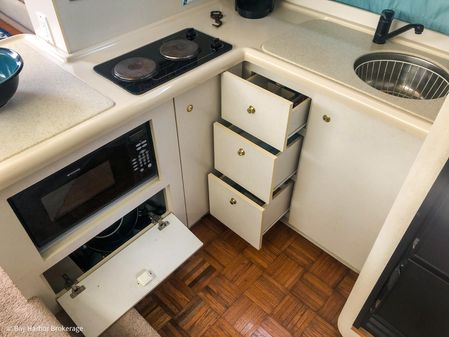Cruisers-yachts 3650-AFT-CABIN image