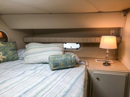 Cruisers-yachts 3650-AFT-CABIN image