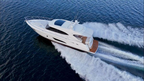 Riviera 5400 Sport Yacht