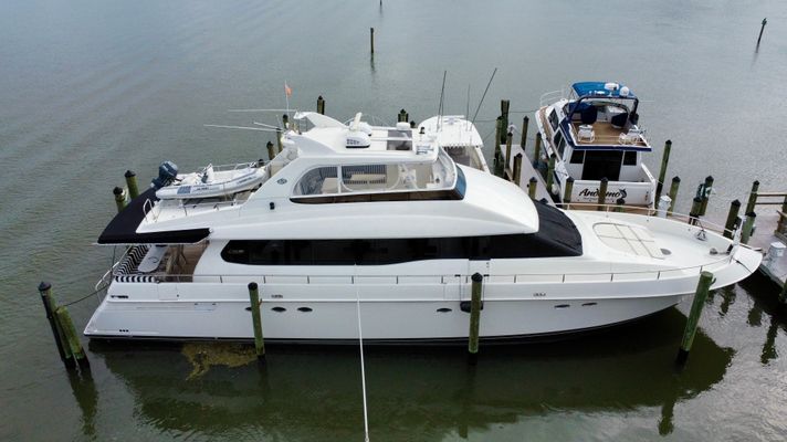 Lazzara 76-MOTOR-YACHT - main image