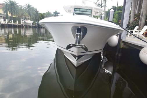 Boston Whaler 350 Outrage image