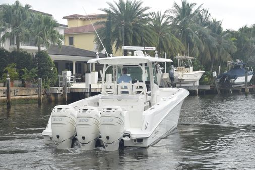 Boston Whaler 350 Outrage image