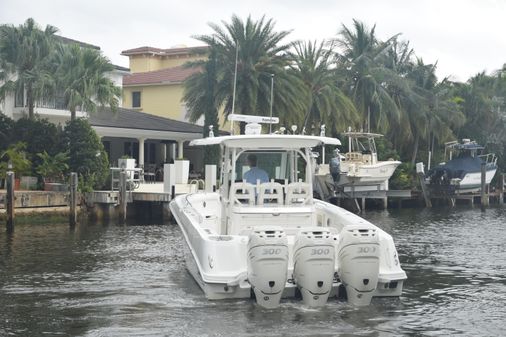 Boston Whaler 350 Outrage image