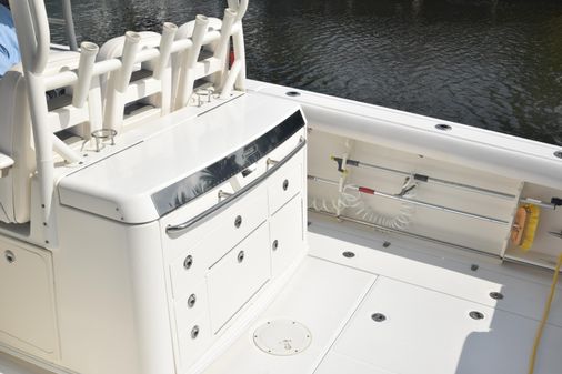 Boston Whaler 350 Outrage image